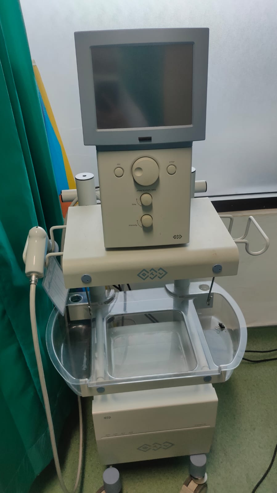 SWT (Shock Wave Therapy)